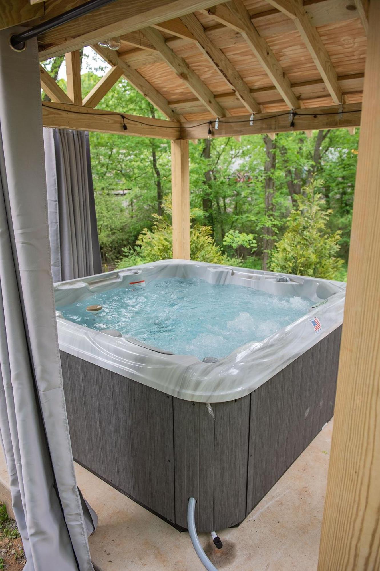 Jake Cabin Luxury Hot Tub Cabin Near Downtown 查塔努加 外观 照片
